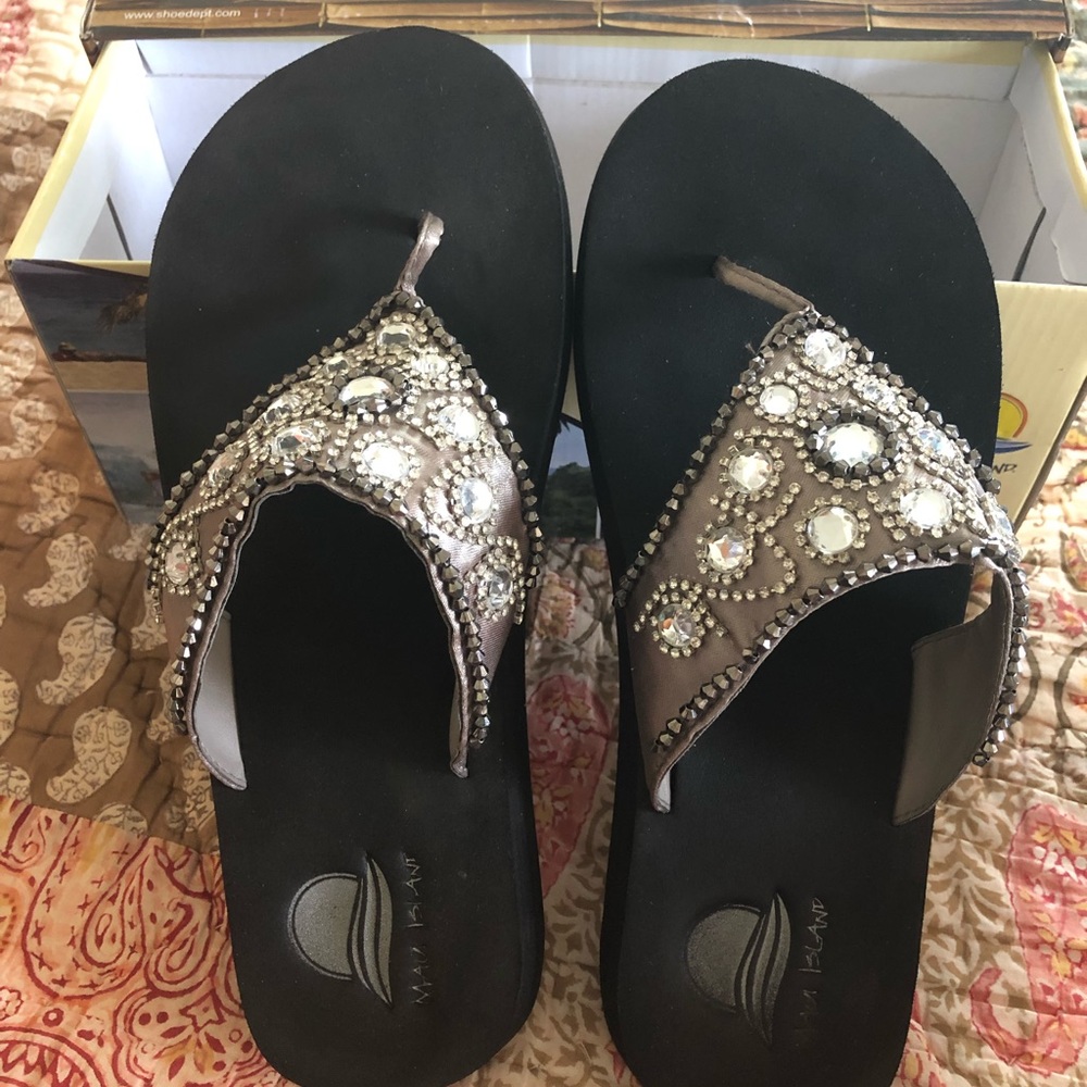 Maui Island Flip Flops Pewter with gemstones 9M